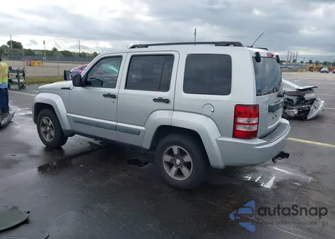 2008 Jeep Liberty Sport z USA, uszkodzony, nr VIN 1J8GP28K98W242217